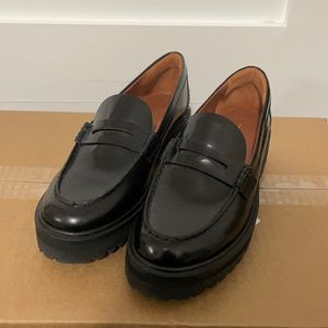 Selling NEVER BEEN WORN Reformation Agathea Chunky Loafers. Completely brand new